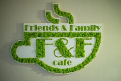 (Закрыт)Кафе Фрэндс энд Фэмили / Friends & Family Cafe