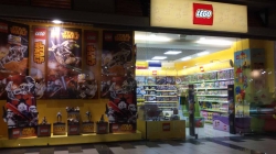 Магазин Лего / Lego в ТРЦ Большевик
